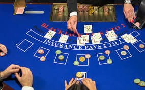 Antarmuka permainan live dealer napi68 dengan streaming multi-kamera